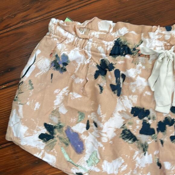 Aritzia Wilfred watercolor floral elastic drawstring waist shorts sz L - Picture 2 of 7